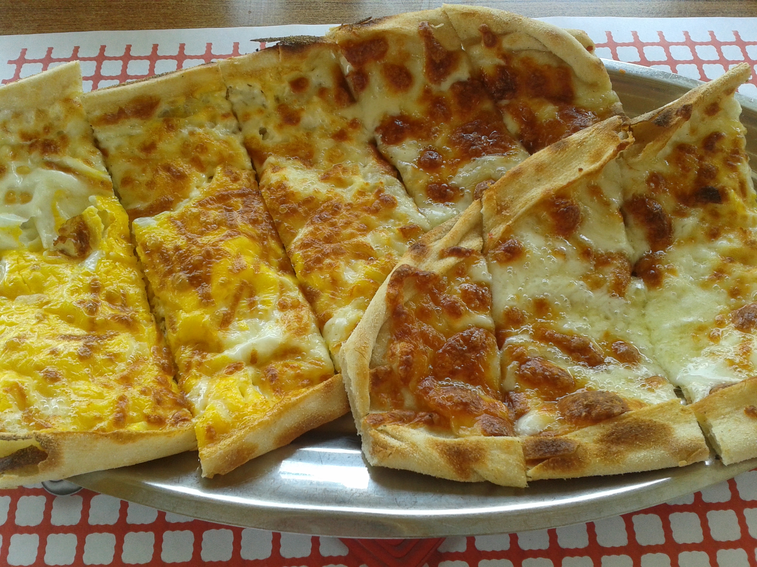 Yumurtalı Pide